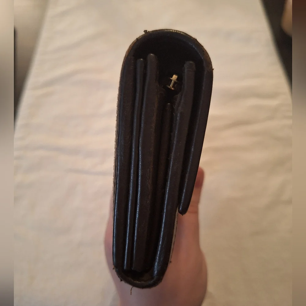 Gucci GG Canvas Continental Wallet - Picture 8 of 13